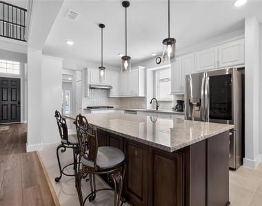 2036 Valencia Drive - Photo Thumbnail 11