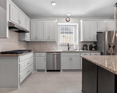 2036 Valencia Drive - Photo Thumbnail 16