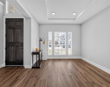 2036 Valencia Drive - Photo Thumbnail 4