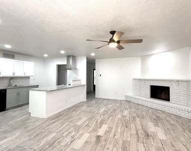545 Oldbridge Drive - Photo Thumbnail 2