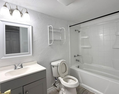 545 Oldbridge Drive - Photo Thumbnail 11