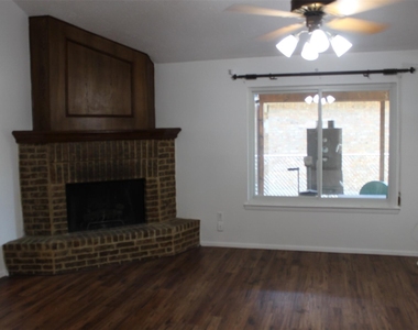 8780 Kimberly Lane - Photo Thumbnail 4