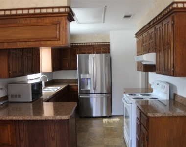 8780 Kimberly Lane - Photo Thumbnail 7