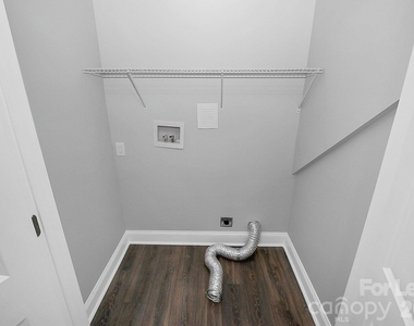 701 S York Street - Photo Thumbnail 8