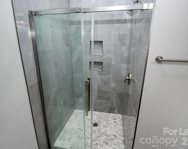 701 S York Street - Photo Thumbnail 10