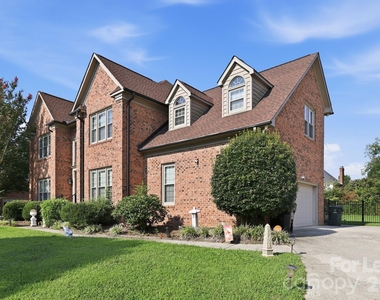 142 Cottontail Lane Se - Photo Thumbnail 2