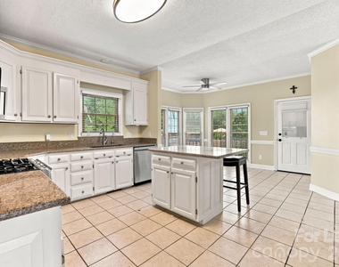 142 Cottontail Lane Se - Photo Thumbnail 5
