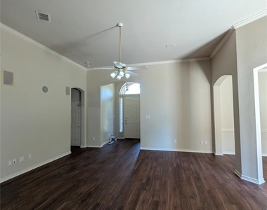 3101 Wareham Lane - Photo Thumbnail 3