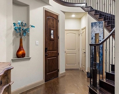 3460 Tuscan Hills Circle - Photo Thumbnail 2