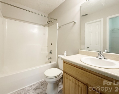 527 E Carpenter Street - Photo Thumbnail 15