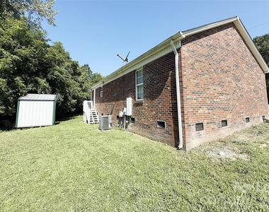 527 E Carpenter Street - Photo Thumbnail 4