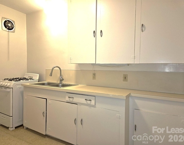 523 Willoughby Street - Photo Thumbnail 1