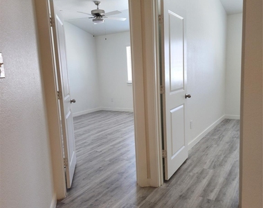 1300 Pebblebrook Drive - Photo Thumbnail 6