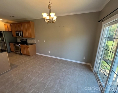 13317 Centennial Commons Parkway - Photo Thumbnail 10