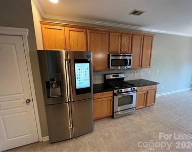 13317 Centennial Commons Parkway - Photo Thumbnail 8