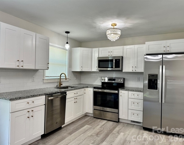811 Kennedy Street - Photo Thumbnail 6