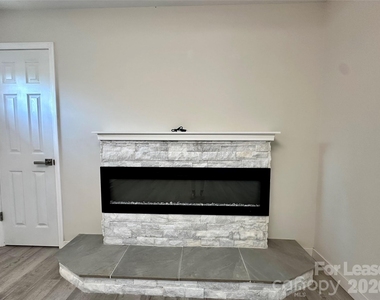 811 Kennedy Street - Photo Thumbnail 11