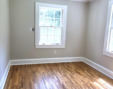 244 Dakota Street - Photo Thumbnail 4