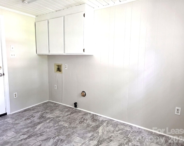 244 Dakota Street - Photo Thumbnail 7