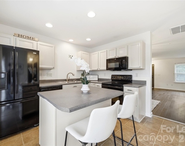 6105 Warrior Avenue - Photo Thumbnail 8