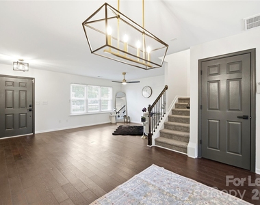 6105 Warrior Avenue - Photo Thumbnail 6