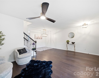 6105 Warrior Avenue - Photo Thumbnail 2