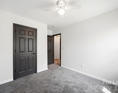 6105 Warrior Avenue - Photo Thumbnail 25