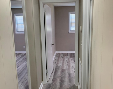 477 Sunset Street - Photo Thumbnail 2
