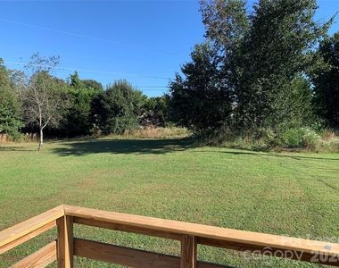 477 Sunset Street - Photo Thumbnail 12