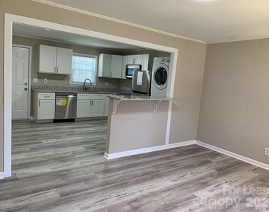 477 Sunset Street - Photo Thumbnail 4