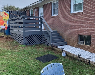 477 Sunset Street - Photo Thumbnail 10