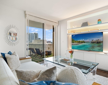 3701 Turtle Creek Boulevard - Photo Thumbnail 2