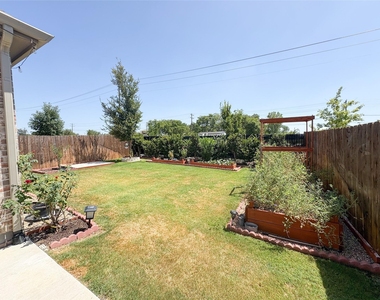 1741 Horseshoe Lane - Photo Thumbnail 21
