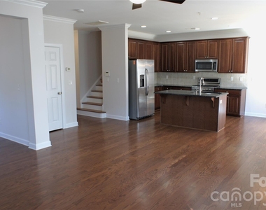 15509 Barossa Valley Street - Photo Thumbnail 4