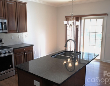 15509 Barossa Valley Street - Photo Thumbnail 10