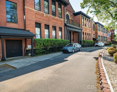 426 2nd Avenue Se - Photo Thumbnail 1