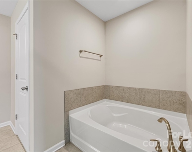 1368 Galloway Road - Photo Thumbnail 15