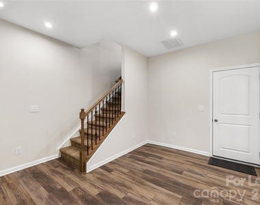 1368 Galloway Road - Photo Thumbnail 10