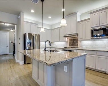 336 Loma Alta Drive - Photo Thumbnail 4