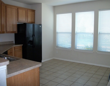 10190 Cedar Lake Drive - Photo Thumbnail 5