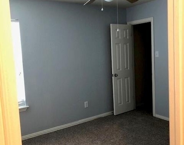 10190 Cedar Lake Drive - Photo Thumbnail 8