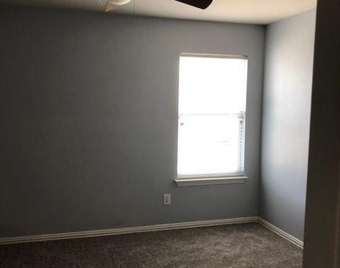 10190 Cedar Lake Drive - Photo Thumbnail 9