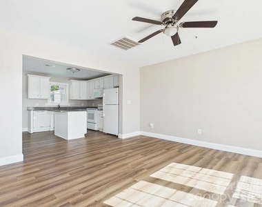 1329 Filbert Street - Photo Thumbnail 2
