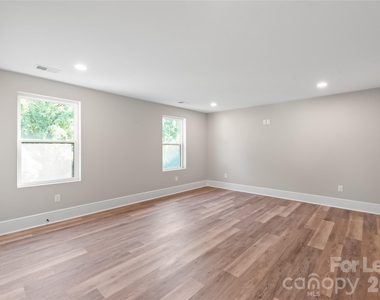 3905 Plainview Road - Photo Thumbnail 32
