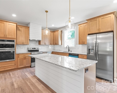 3905 Plainview Road - Photo Thumbnail 9