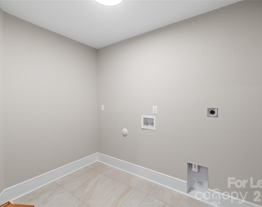 3905 Plainview Road - Photo Thumbnail 42