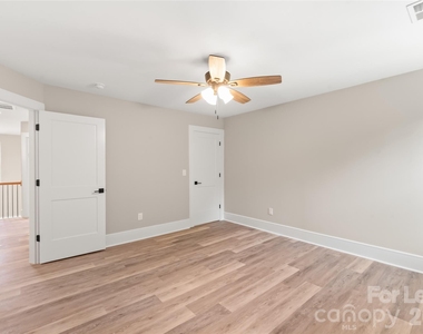 3905 Plainview Road - Photo Thumbnail 37