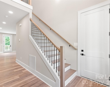 3905 Plainview Road - Photo Thumbnail 3