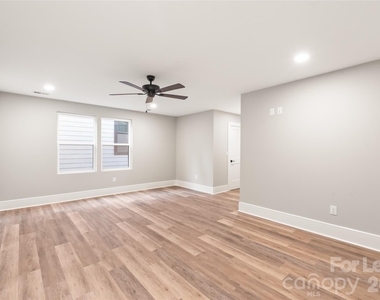 3905 Plainview Road - Photo Thumbnail 25