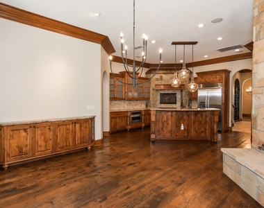 11845 Verona Court - Photo Thumbnail 9